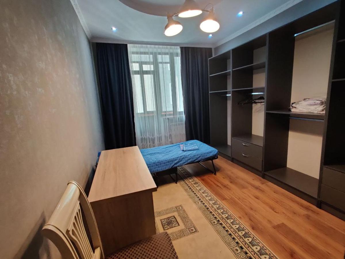 Комната В 4Х Комнатной Квартире Almaty Exterior photo
